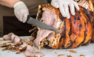 Die Cariani Porchetta ist das Beste aus Italien nach Dissapore. Porchetta di Bevagna, Umbrien, Italien