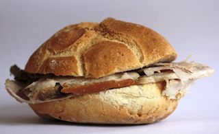 Sandwich mit Cariani Porchetta aus Bevagna. Porchettiamo 2016 Umbrien Italien