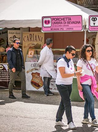 Die umbrische porchetta aus Bevagna von Giuliano Cariani auf dem Festival der Porchettas Italiens