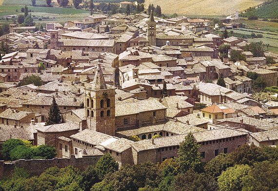 Bevagna, siège de la production de la célèbre porchetta ombrienne Cariani