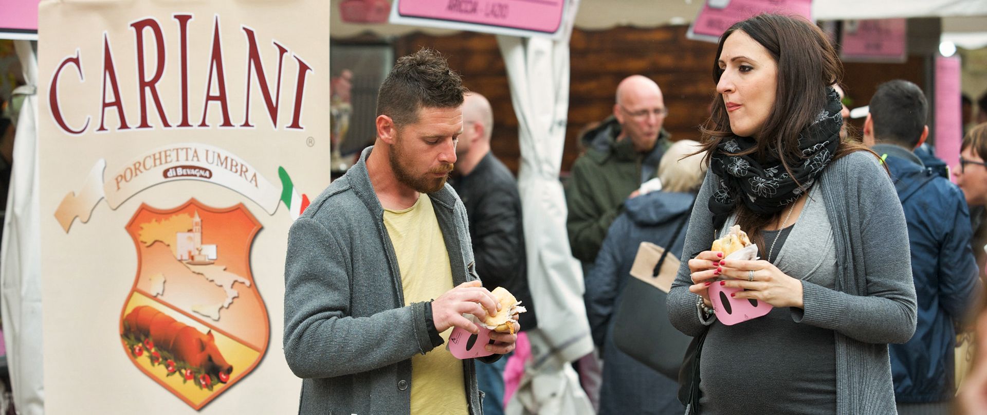 Dove mangiare, dove comprare, dove gustare la porchetta umbra di Bevagna Cariani. Street food: mercati, sagre, feste paesane