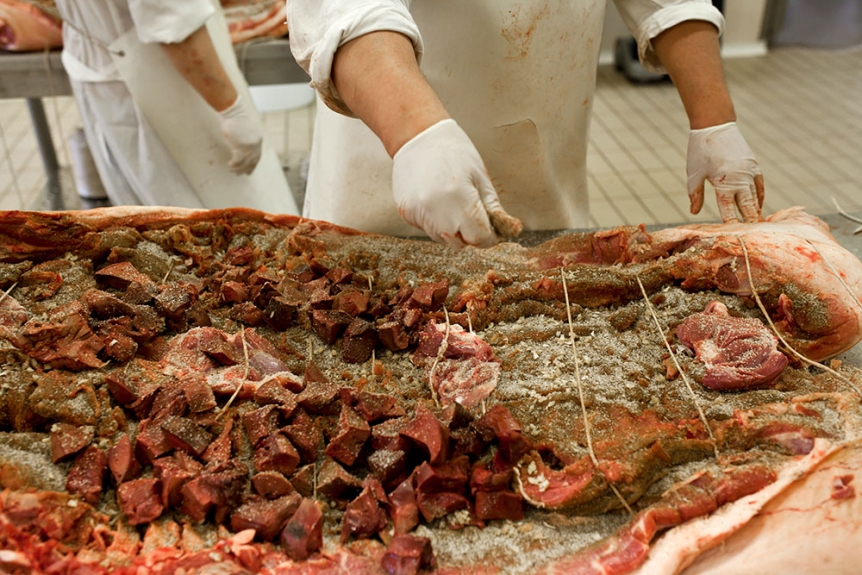 Cariani - La porchetta di maiale preparata con la ricetta tradizionale umbra