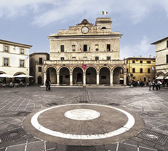 Montefalco Platz | Die Porchetta Von Bevagna